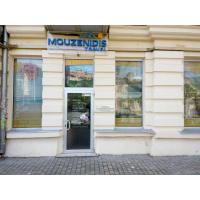 Объемные буквы на прозрачной основе для Mouzenidis travel