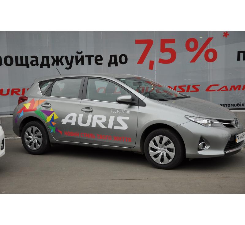 Реклама на авто для Toyota